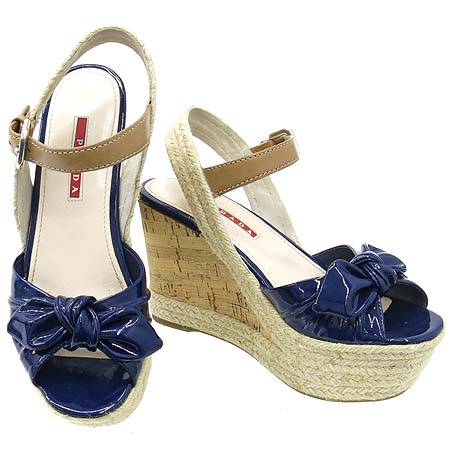 �����  ����