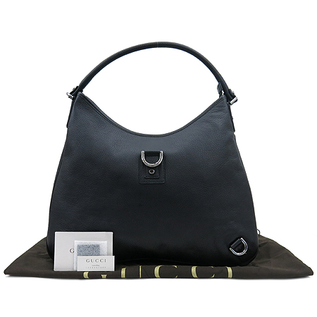 ����  �����