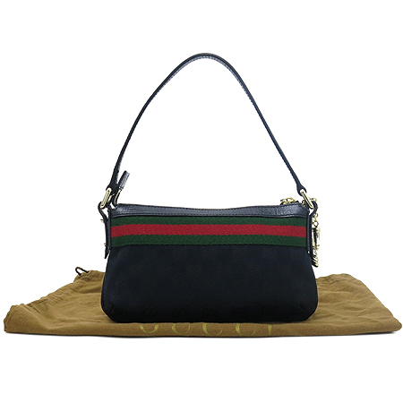 ����  �����