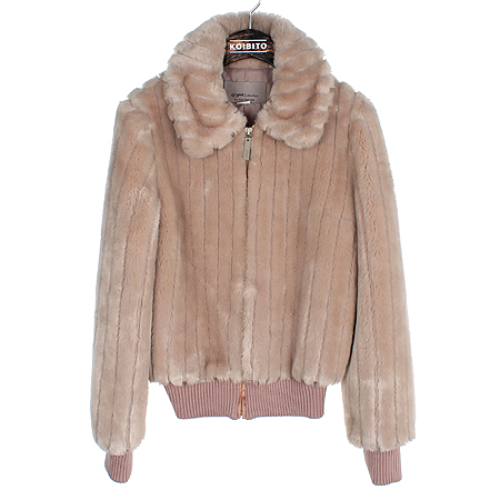 �����  ����