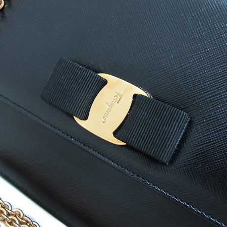 Ferragamo(��󰡸�) 21 D855 ���ǾƳ� ���� ������� ���� ü�� ���� ũ�ν��� [��õ ������] �̹���4 - ���̺��� �߰���ǰ