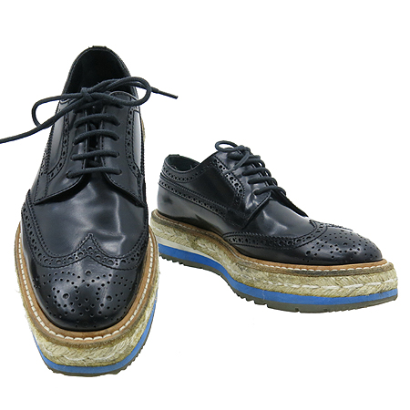 �����  ����