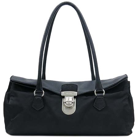 �����  �����