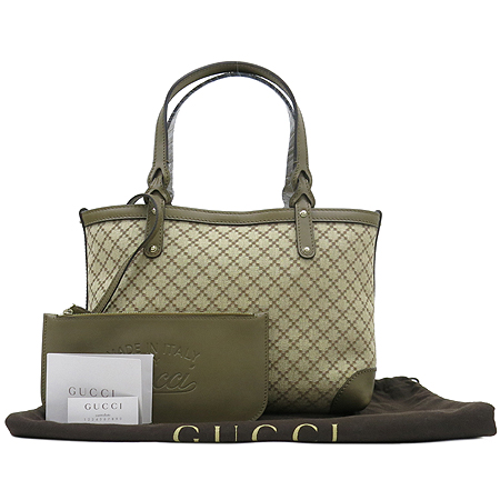 ����  �����