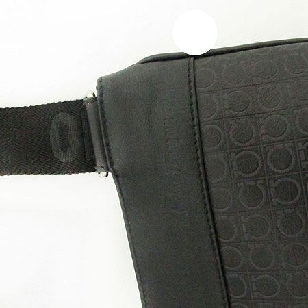 Ferragamo(��󰡸�) 24 8800 ��ġ�� �ΰ� ���� ���� ũ�ν��� [��õ ������] �̹���3 - ���̺��� �߰���ǰ