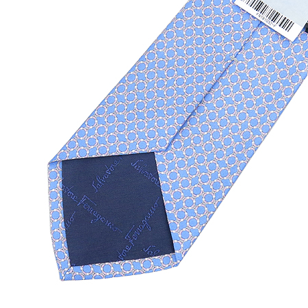 Ferragamo(��󰡸�) ��ī�̺��� ���� ��Ÿ�� �̹���4 - ���̺��� �߰���ǰ