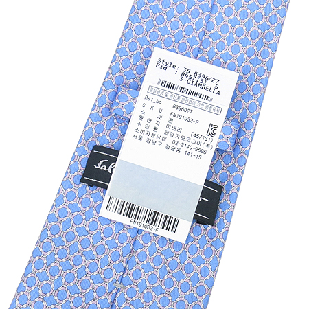 Ferragamo(��󰡸�) ��ī�̺��� ���� ��Ÿ�� �̹���5 - ���̺��� �߰���ǰ