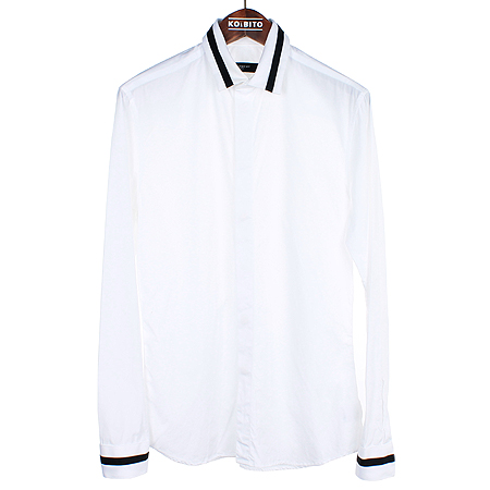 �����  ����