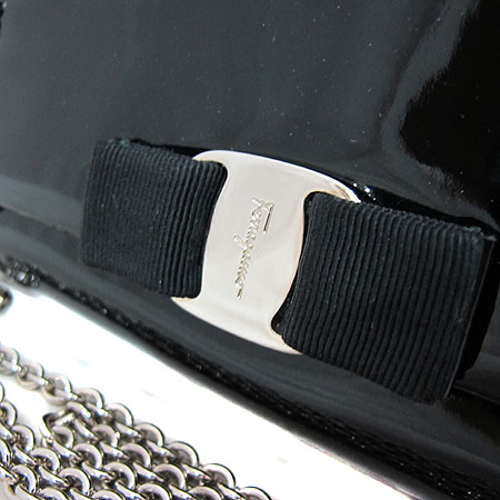 Ferragamo(��󰡸�) 22 B558 ���̴�Ʈ  ������� ���� ü�� ũ�ν��� [��õ ������] �̹���3 - ���̺��� �߰���ǰ