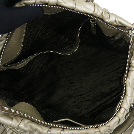 Prada(�����) BN1336 NAPPA GUAFRE ����Ų ������ ��Ż�� ����ΰ� 2WAY �̹���5 - ���̺��� �߰���ǰ