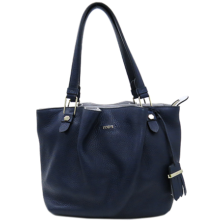 ����  �����