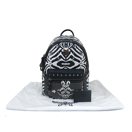 ������  ����