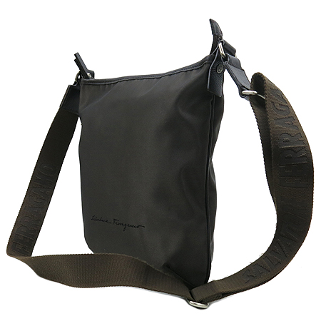 Ferragamo(��󰡸�) 24 8743 ���� �к긯 �ΰ� ��� ũ�ν��� �̹���3 - ���̺��� �߰���ǰ