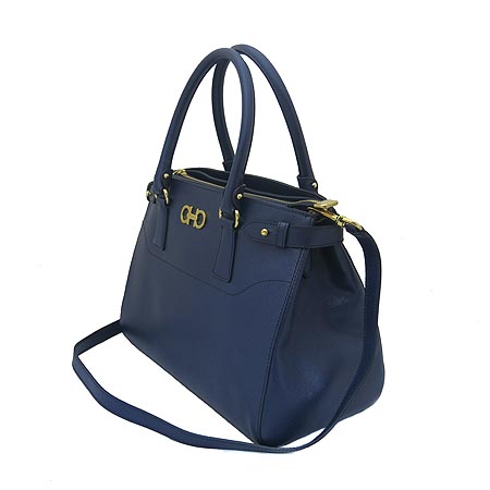 Ferragamo(��󰡸�) 21 D940 ���̺� ���ǾƳ� ���� �ΰ� 2WAY [��������] �̹���3 - ���̺��� �߰���ǰ