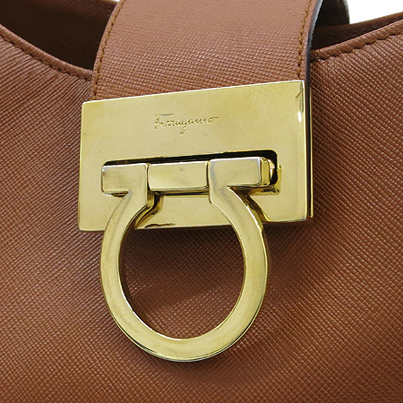 Ferragamo(��󰡸�) 21 8662 ����� ��ġ�� ����ΰ� �� ��� ȣ�� ����� �̹���3 - ���̺��� �߰���ǰ