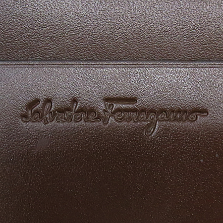 Ferragamo(��󰡸�) 66 3554 ��ġ�� �ΰ� ���� ���� ī�� �� �������� �̹���4 - ���̺��� �߰���ǰ