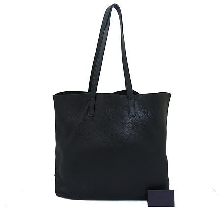 �����  �����