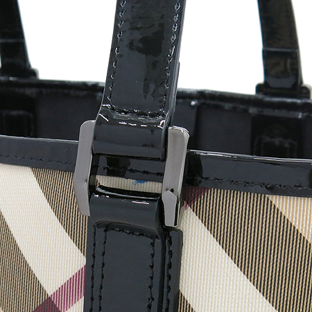 Burberry(������) 3489044 �� ���üũ PVC ��Ű(NICKIE) ���� ����� + ���� �Ŀ�ġ �̹���4 - ���̺��� �߰���ǰ