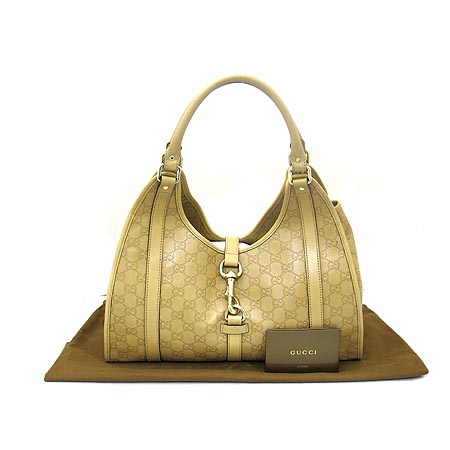 ����  �����