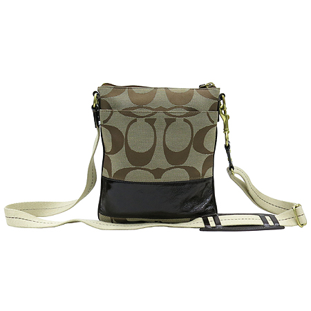 Coach(��ġ) 41644 �ñ״��� �ڰ��� ũ�ν��� �̹���2 - ���̺��� �߰���ǰ