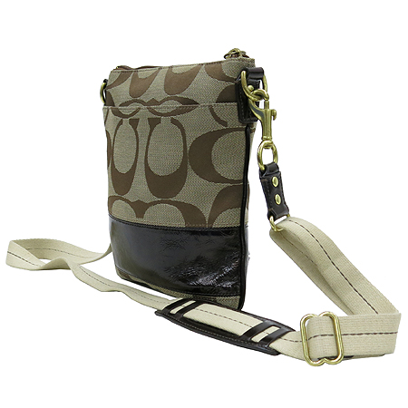 Coach(��ġ) 41644 �ñ״��� �ڰ��� ũ�ν��� �̹���3 - ���̺��� �߰���ǰ