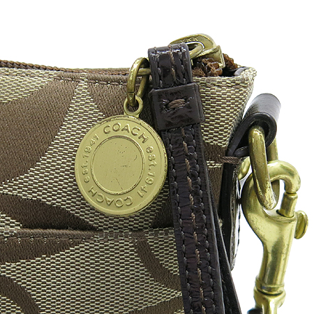 Coach(��ġ) 41644 �ñ״��� �ڰ��� ũ�ν��� �̹���5 - ���̺��� �߰���ǰ