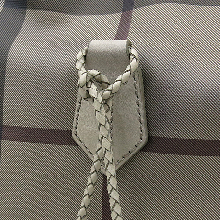 Burberry(������) ��� üũ PVC ���� ��� ȣ�� ����� �̹���4 - ���̺��� �߰���ǰ