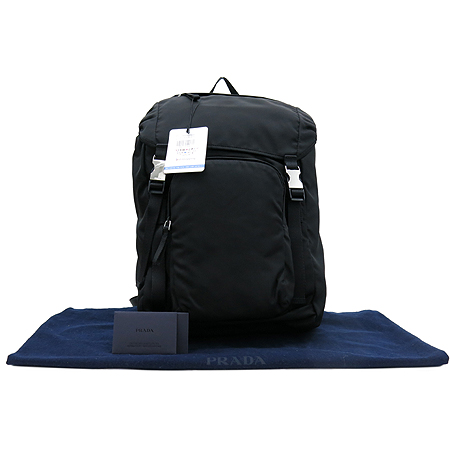 �����  ����