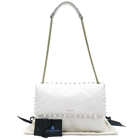 ����  �����