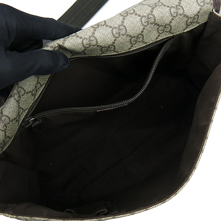 Gucci(����) 145844 GG�ΰ� PVC �����Ƽġ ���� ���� Ʈ���� �޽��� ũ�ν��� �̹���5 - ���̺��� �߰���ǰ