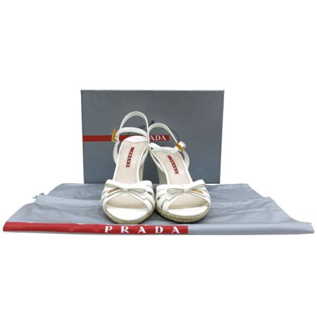 �����  ����