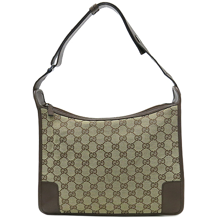 ����  �����