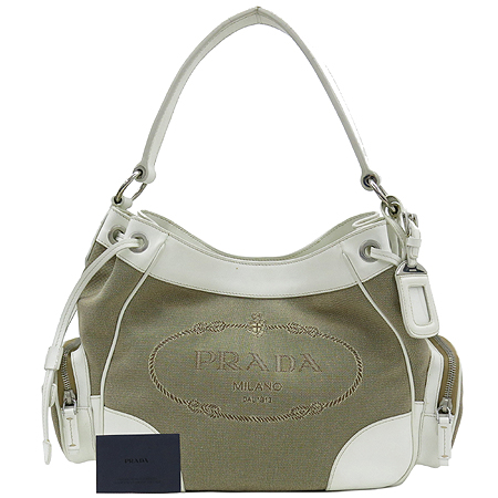 �����  �����