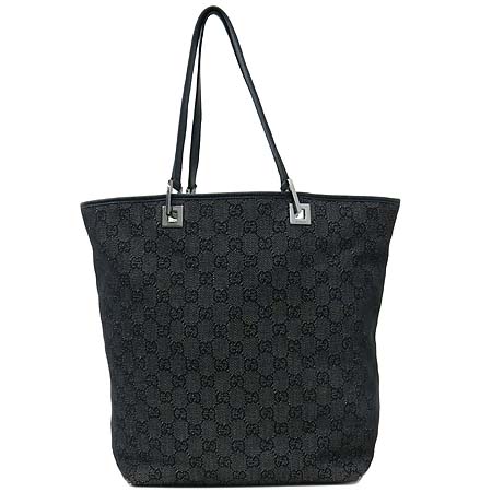 ����  �����