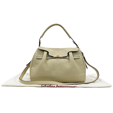 ��󰡸� ��ġ�� �÷� ��Ʈ�� 