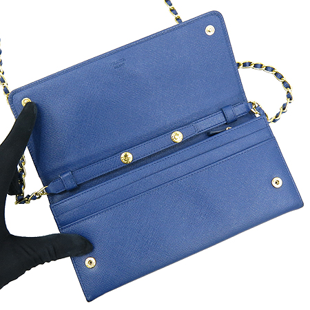 Prada(�����) 1M1290 SAFFIANO METAL BLUETTE ���ǾƳ� ���� ����ΰ� Ŭ��ġ ü�� ũ�ν��� �̹���3 - ���̺��� �߰���ǰ
