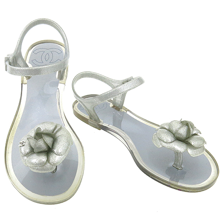 ����  ����