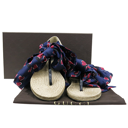 ����  ����