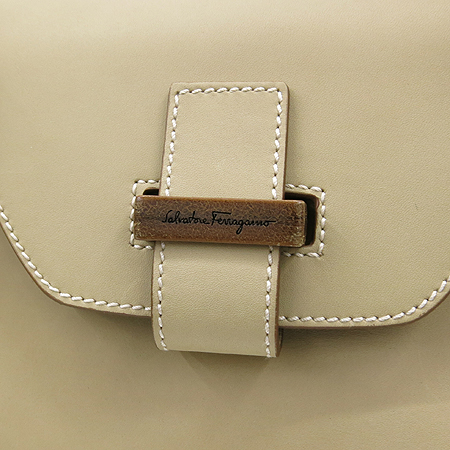 Ferragamo(��󰡸�) 21 5426 CALF ���� ����� �̹���5 - ���̺��� �߰���ǰ