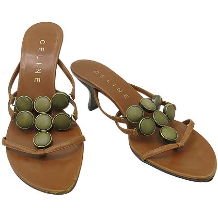 ������  ����