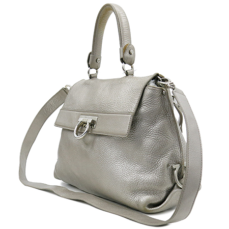 Ferragamo(��󰡸�) 21 A896 �ǹ� ��Ż�� �÷� ���� ���Ǿ� 2WAY �̹���3 - ���̺��� �߰���ǰ