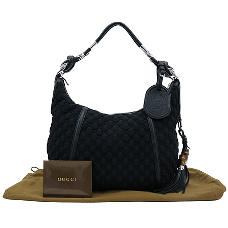 ����  �����