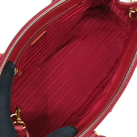 Prada(�����) BN1801 ���� �ΰ� ���� ���ǾƳ�(SAFFIANO) ����(LUX) ��Ʈ�� + �����Ʈ�� �̹���5 - ���̺��� �߰���ǰ