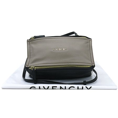 ����� �ǵ��� �̴� ũ�ν��� 