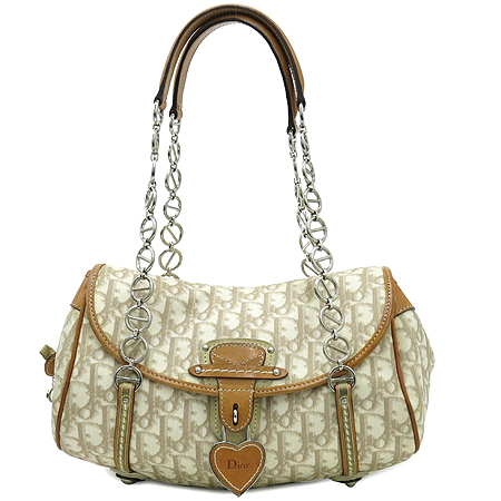 ���  �����