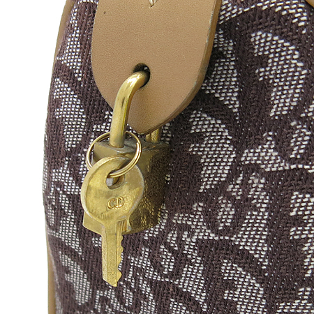 Dior(ũ����î���) �ΰ� �ڰ��� ���̺��� ���� ��Ʈ�� �̹���4 - ���̺��� �߰���ǰ