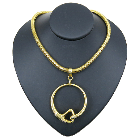 �����  �����