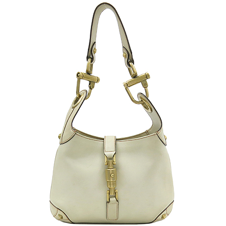 ����  �����