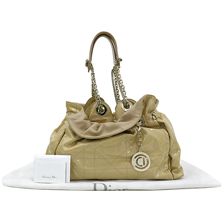 ���  �����