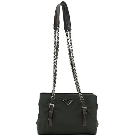 �����  �����